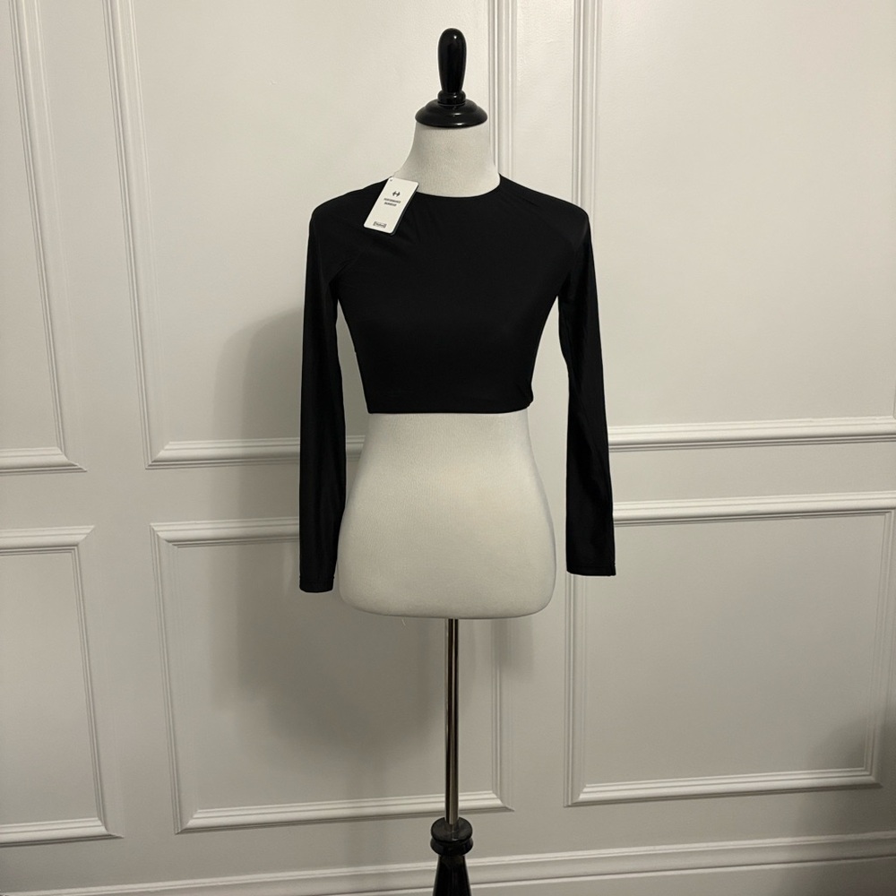 NWT Wolford Performance Skinwear Black Crop Top - Small